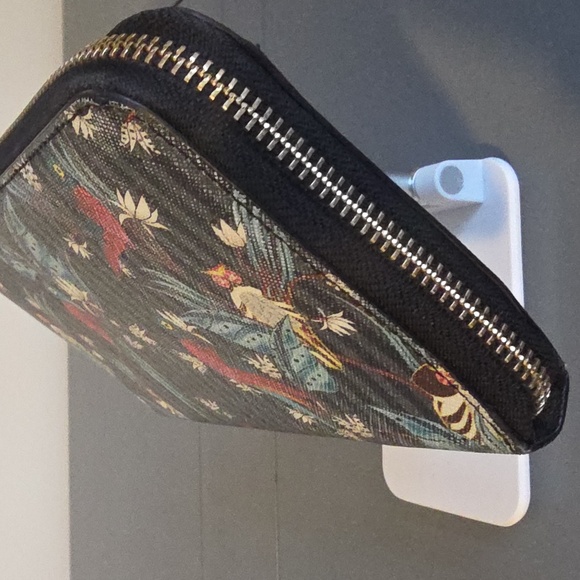 HENRI BENDEL NEW YORK West 57 Tropical Birds Zip Around Wallet - Picture 5 of 16